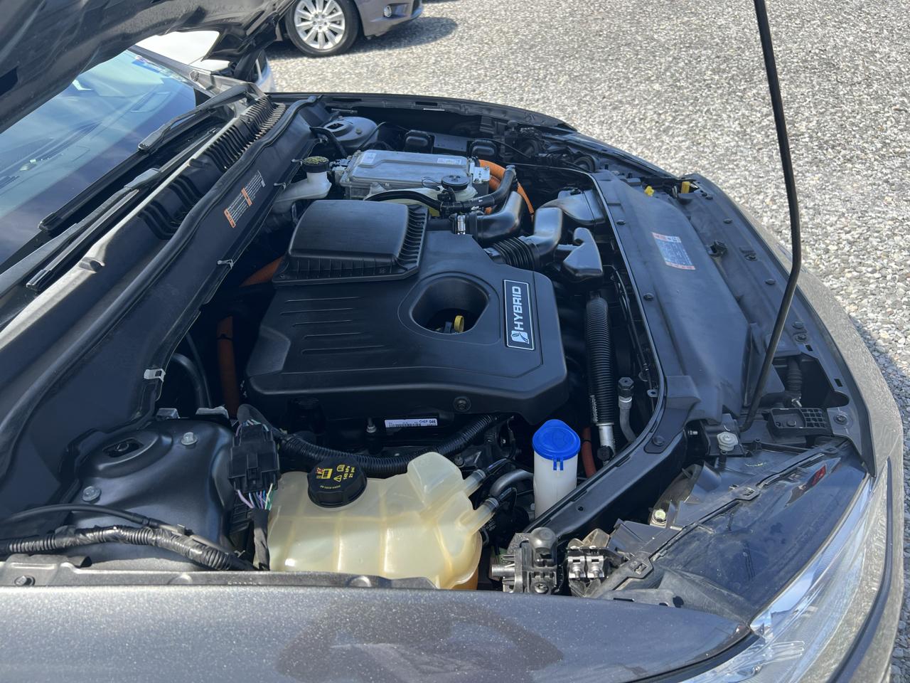 Ford Fusion Hybrid SE 2020