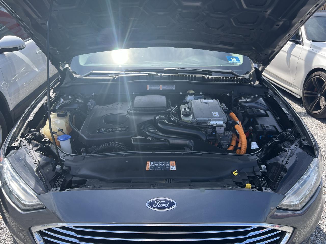 Ford Fusion Hybrid SE 2020