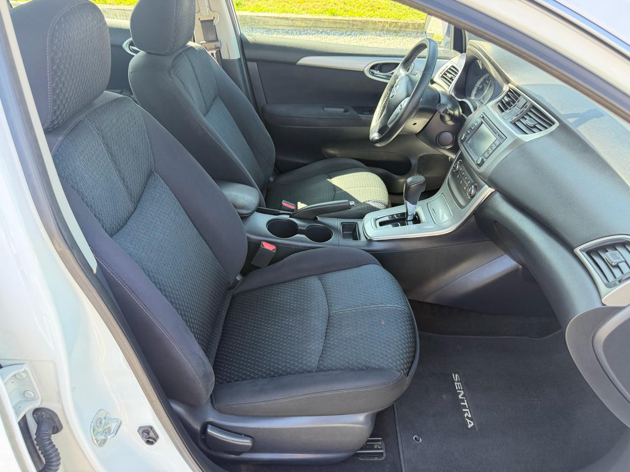 Nissan Sentra SR 4D Sedan 2014