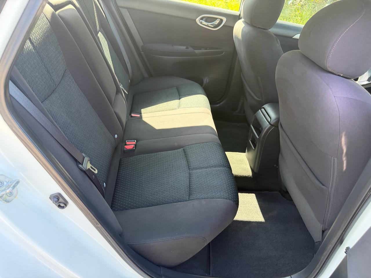Nissan Sentra SR 4D Sedan 2014