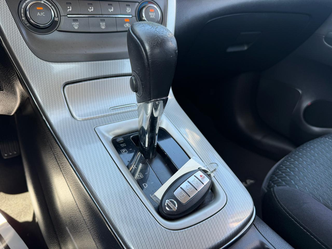 Nissan Sentra SR 4D Sedan 2014