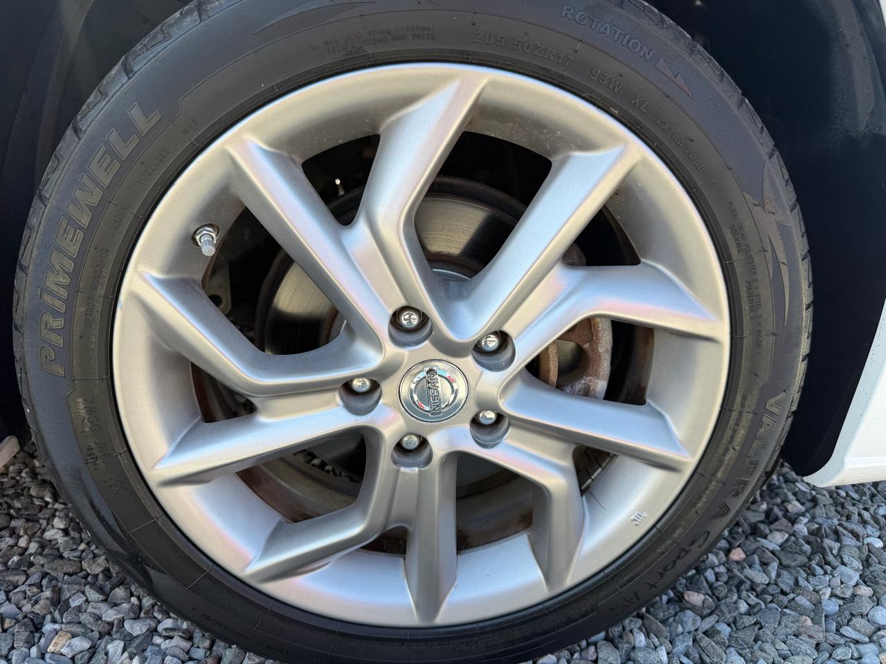 Nissan Sentra SR 4D Sedan 2014