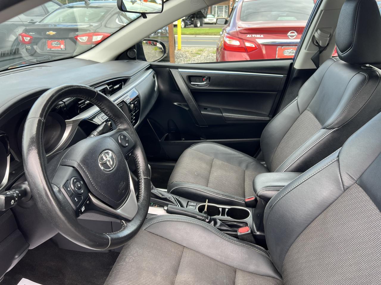 Toyota Corolla 4dr Sdn Auto S (Natl) 2014