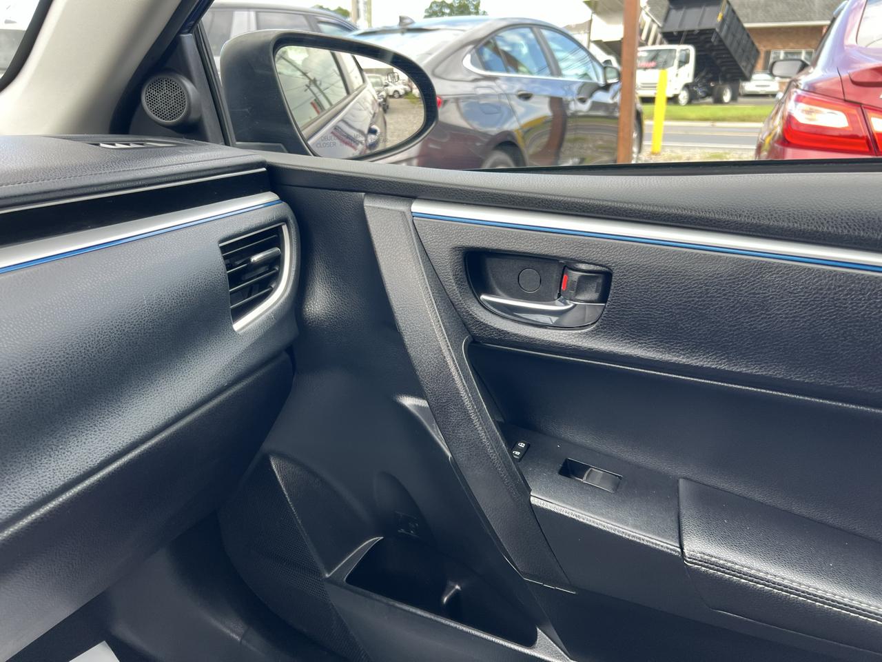 Toyota Corolla 4dr Sdn Auto S (Natl) 2014