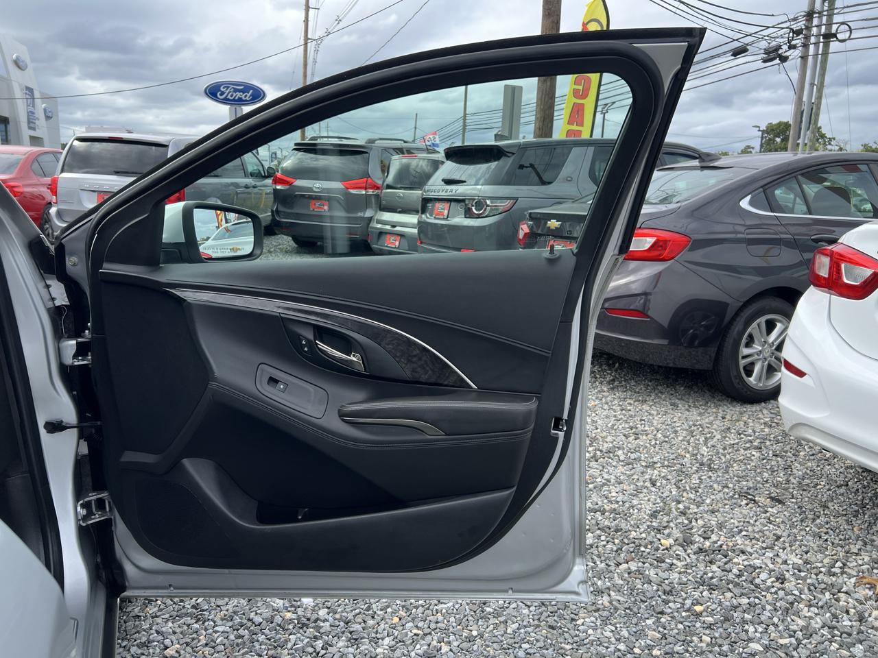 Buick LaCrosse Base 2015