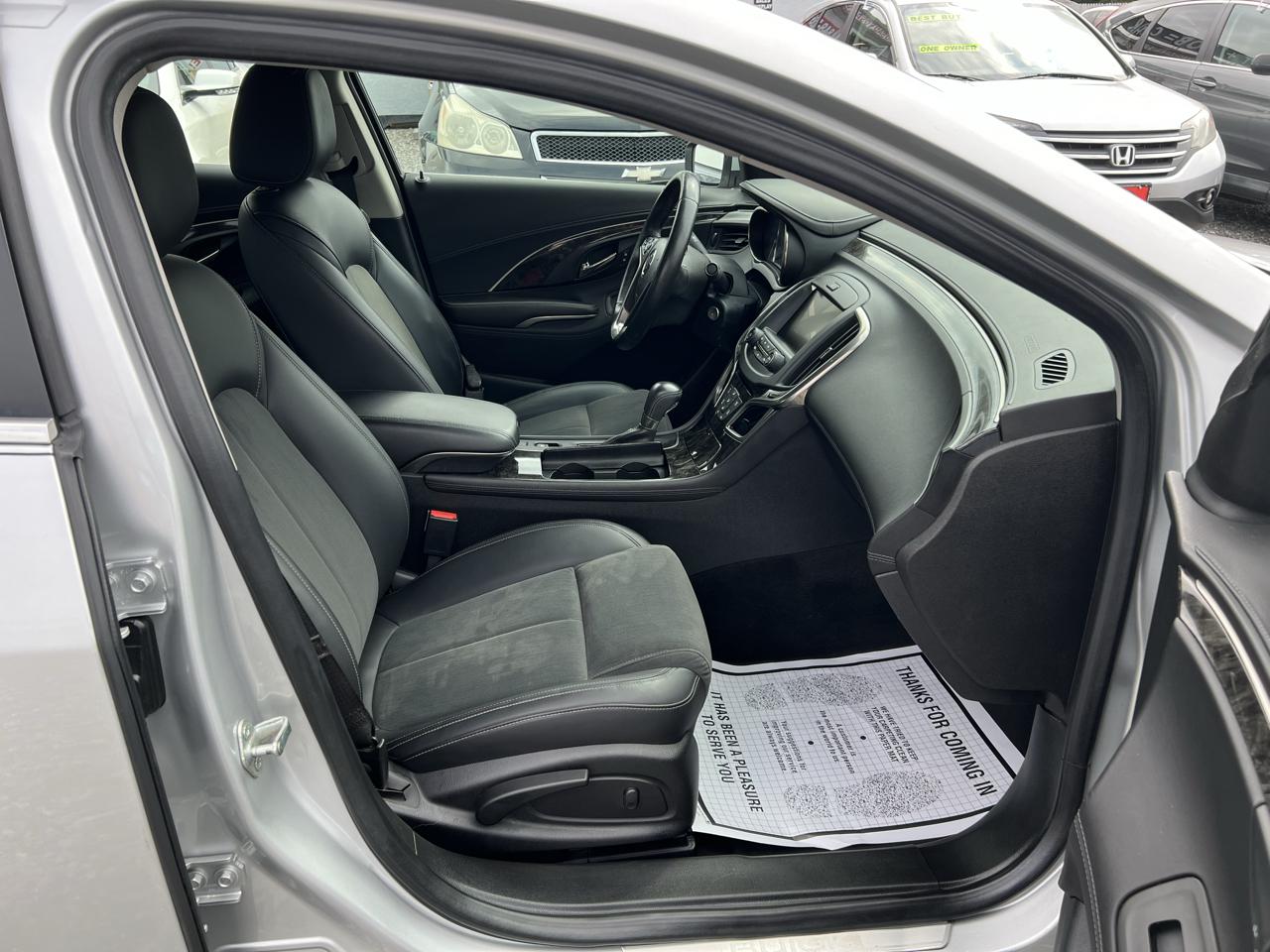Buick LaCrosse Base 2015