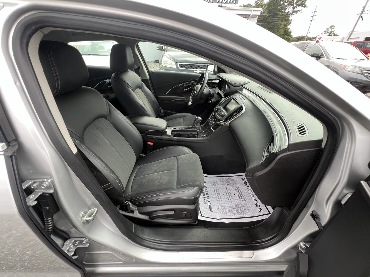 Buick LaCrosse Base 2015