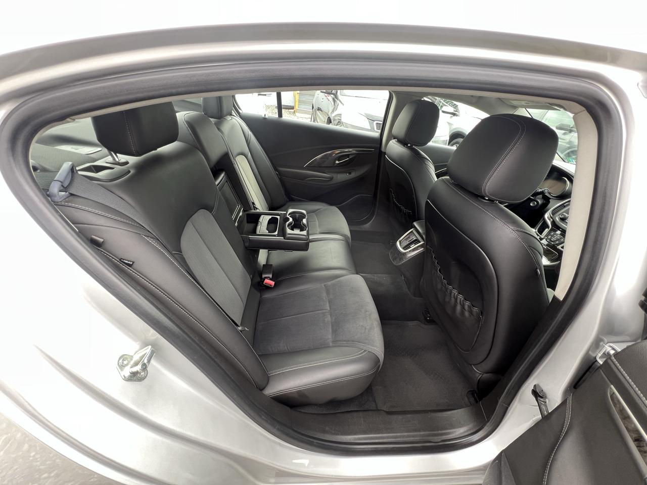 Buick LaCrosse Base 2015