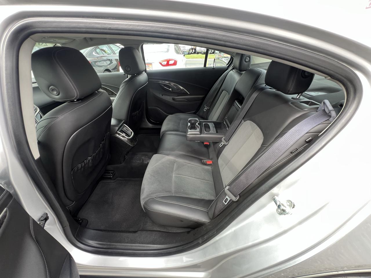 Buick LaCrosse Base 2015