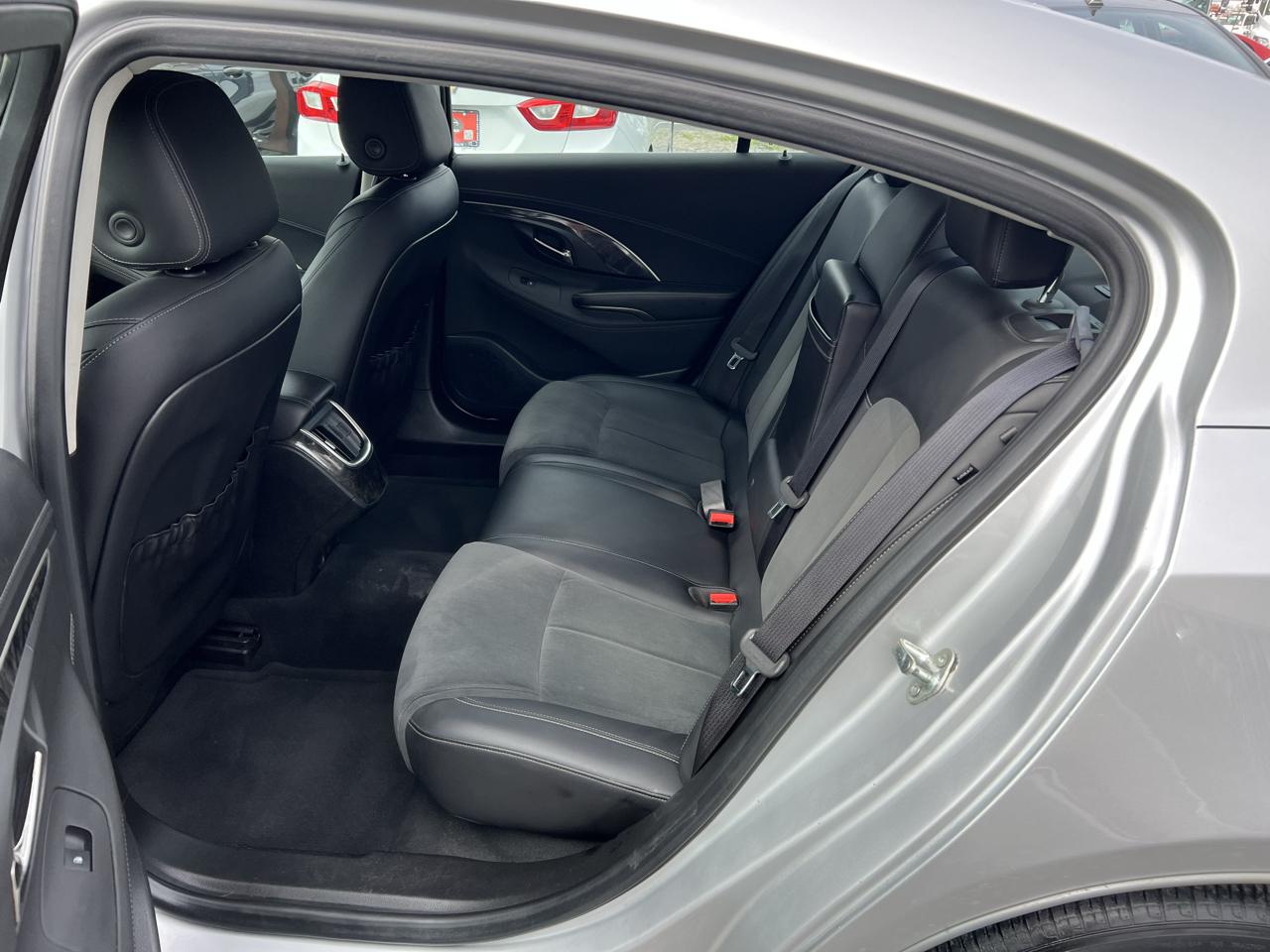 Buick LaCrosse Base 2015