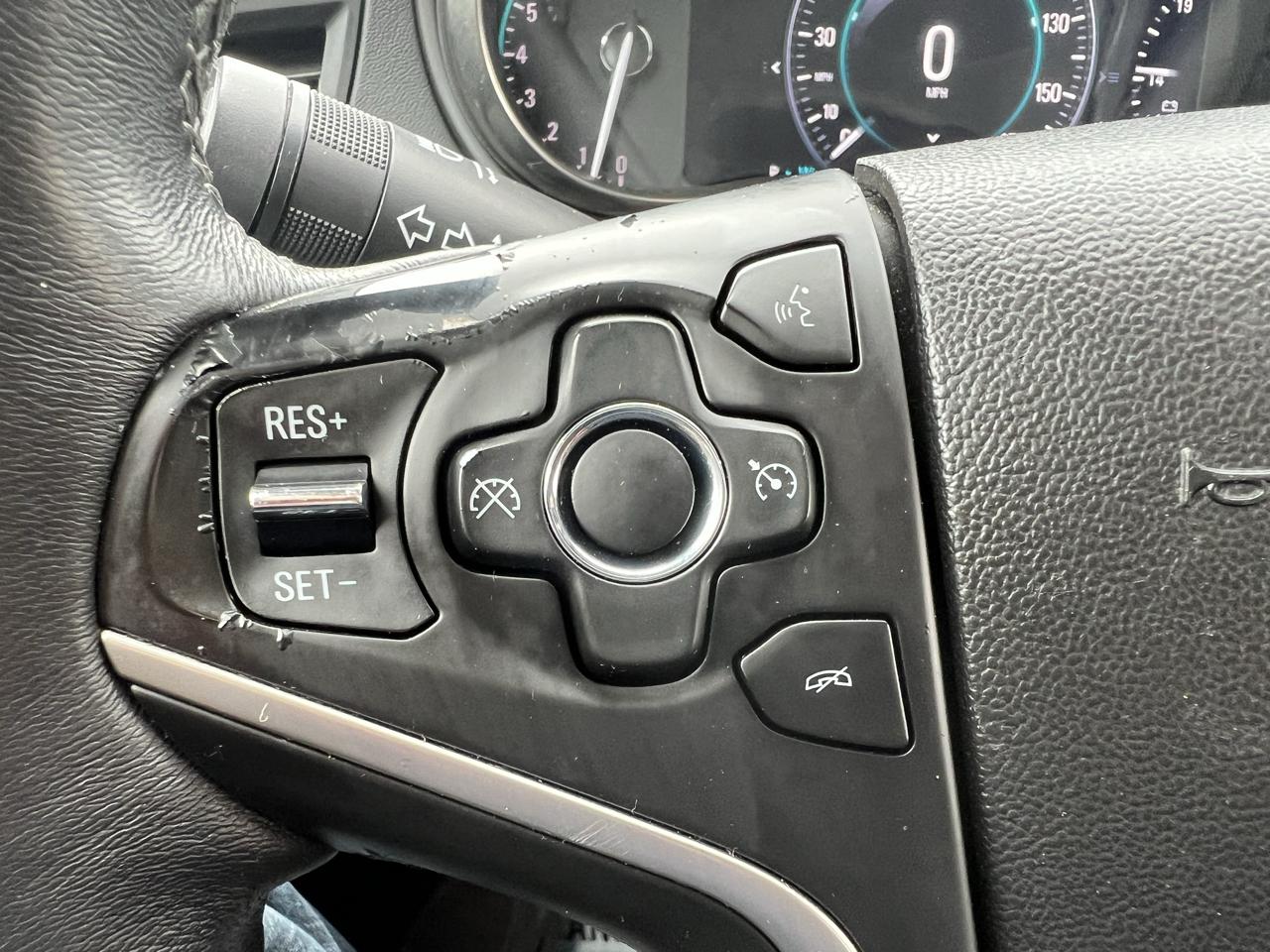 Buick LaCrosse Base 2015