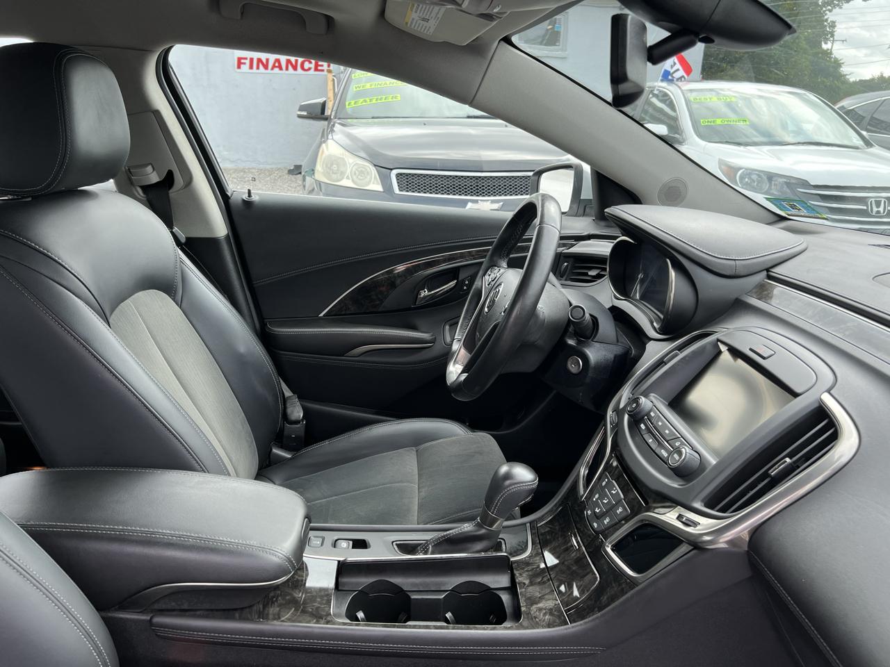 Buick LaCrosse Base 2015