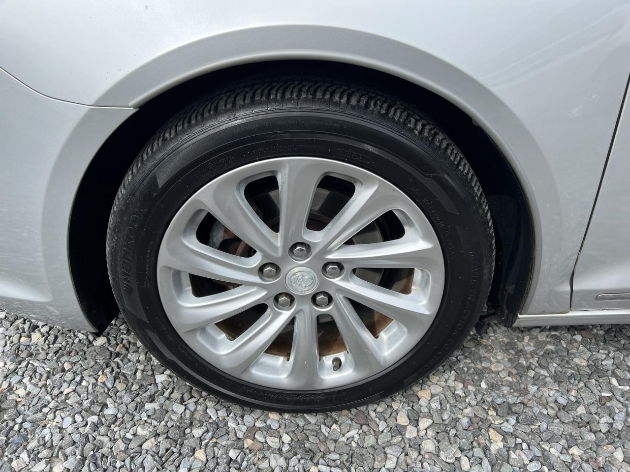 Buick LaCrosse Base 2015