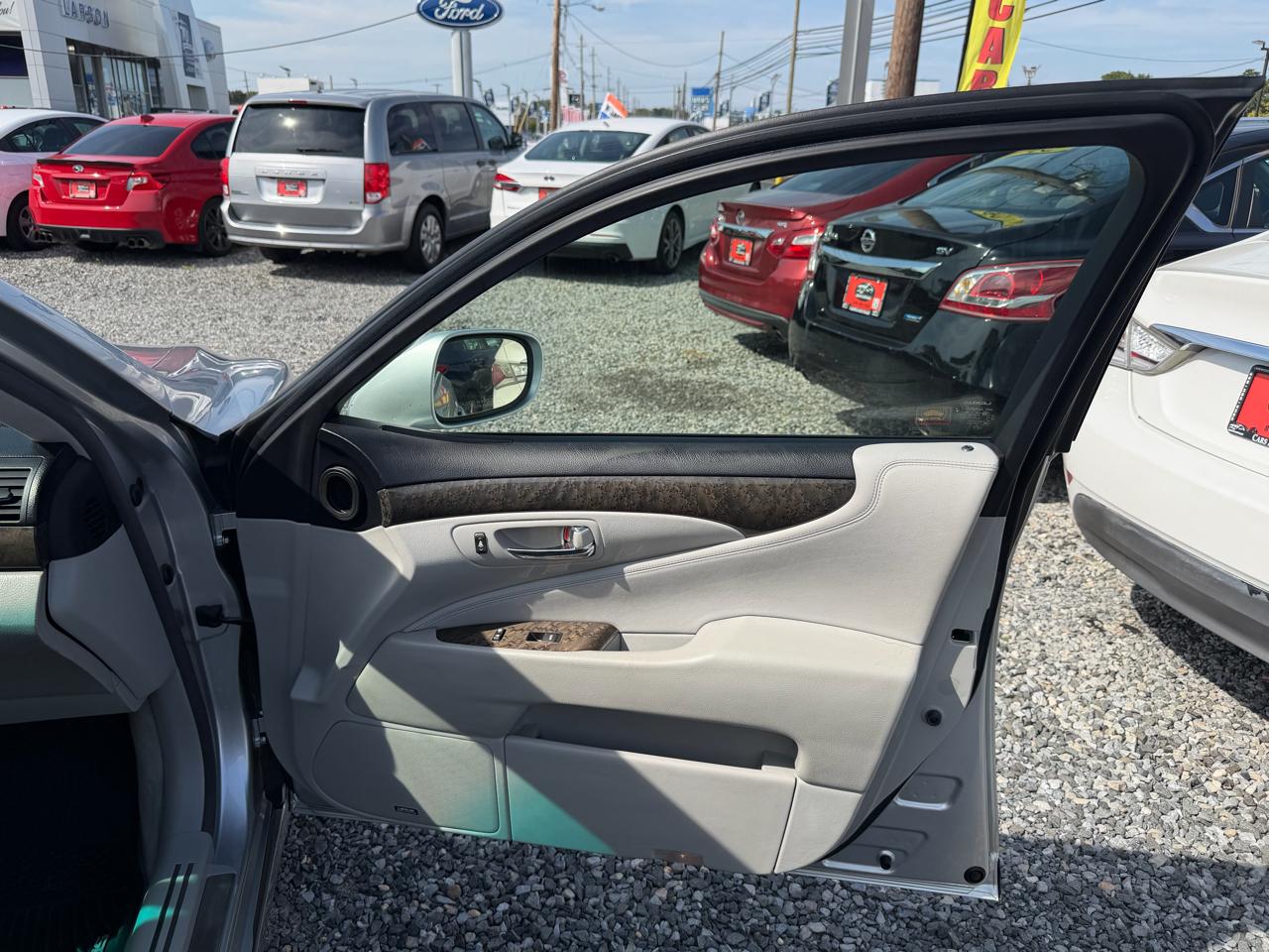 Lexus LS 460 Luxury Sedan 2007