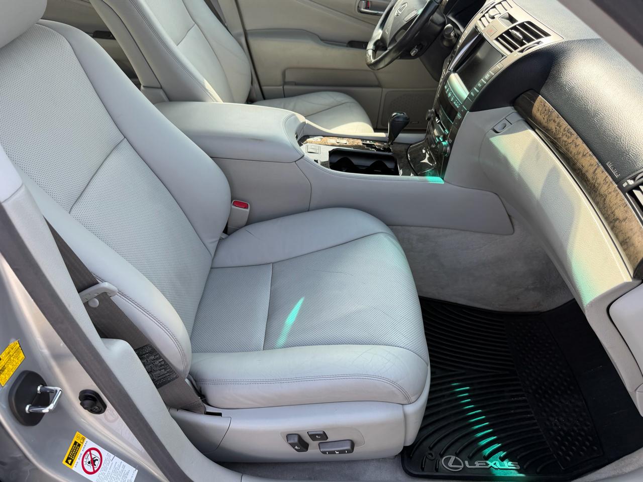 Lexus LS 460 Luxury Sedan 2007