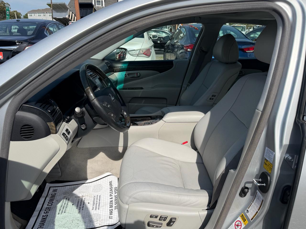 Lexus LS 460 Luxury Sedan 2007