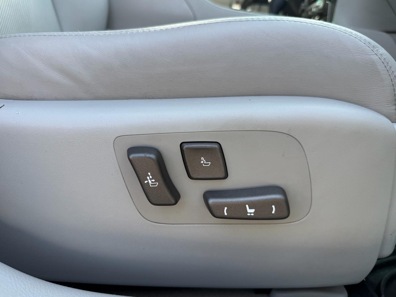 Lexus LS 460 Luxury Sedan 2007