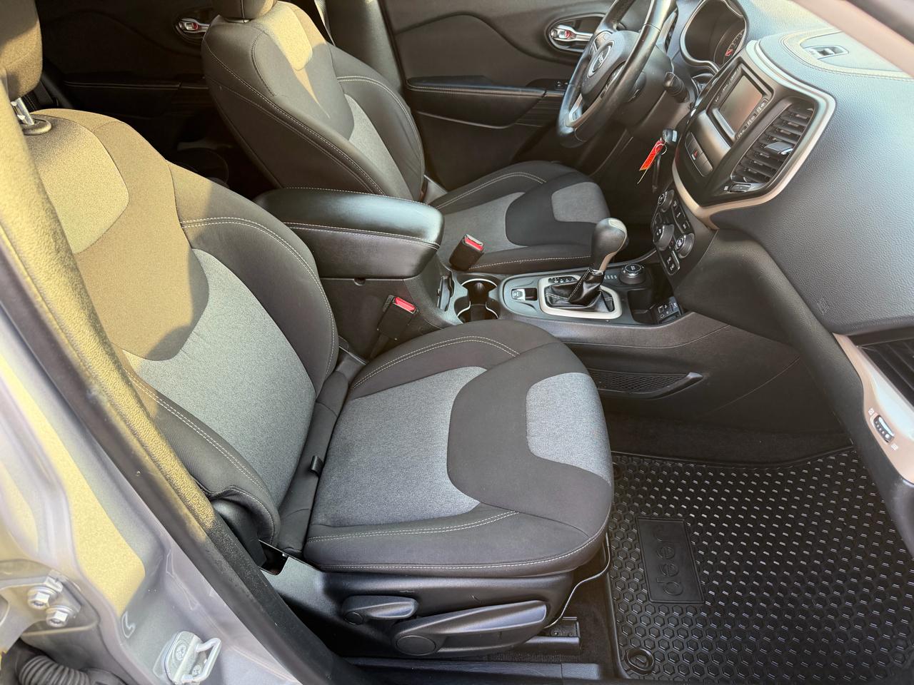 Jeep Cherokee Latitude 4WD 2014