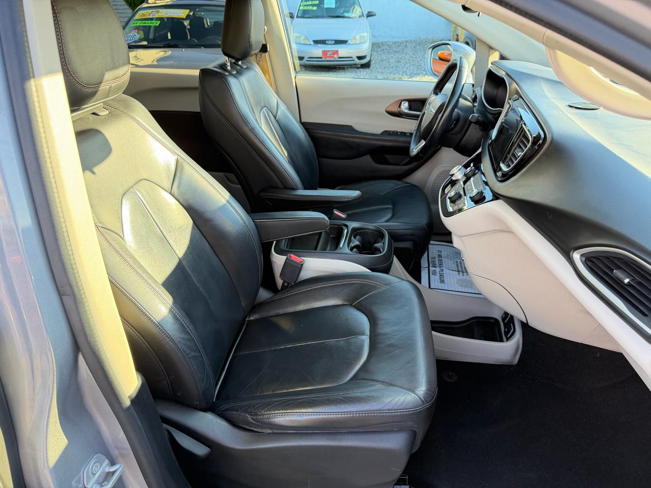 Chrysler Pacifica Touring-L 2017
