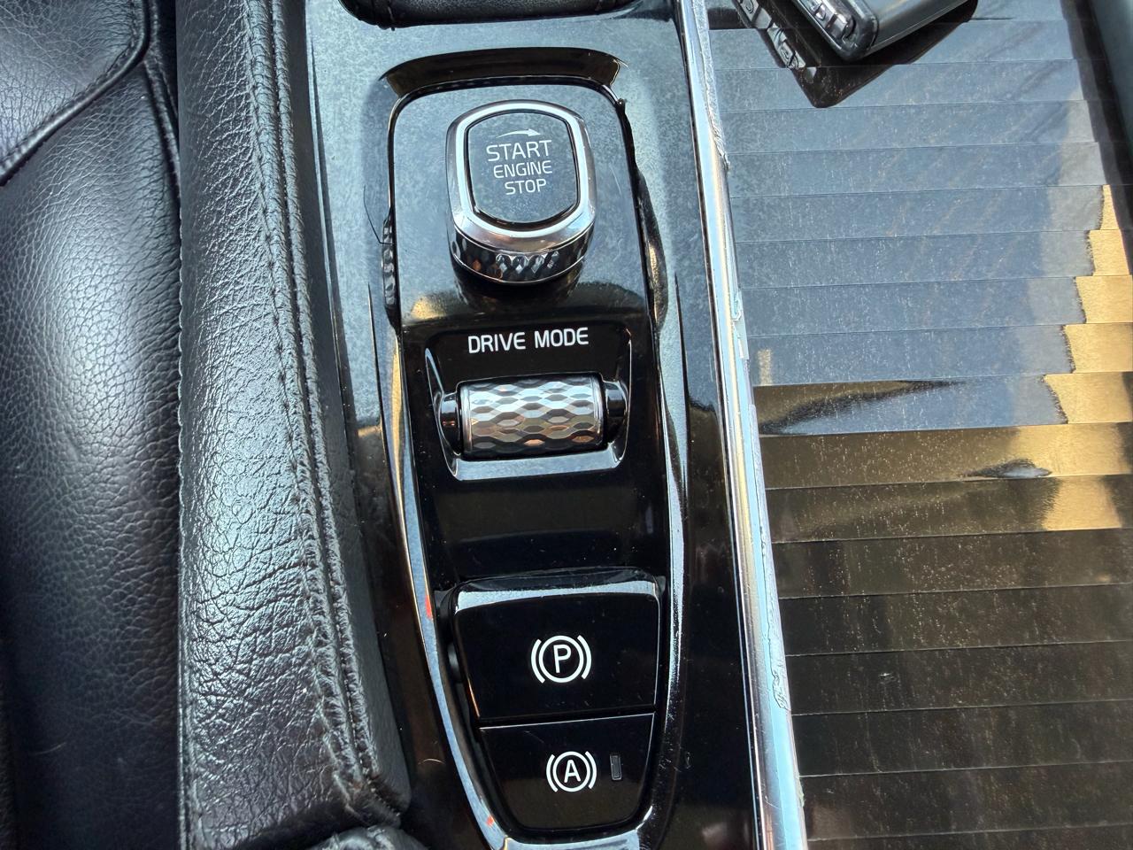 Volvo XC90 T6 Momentum AWD 2018