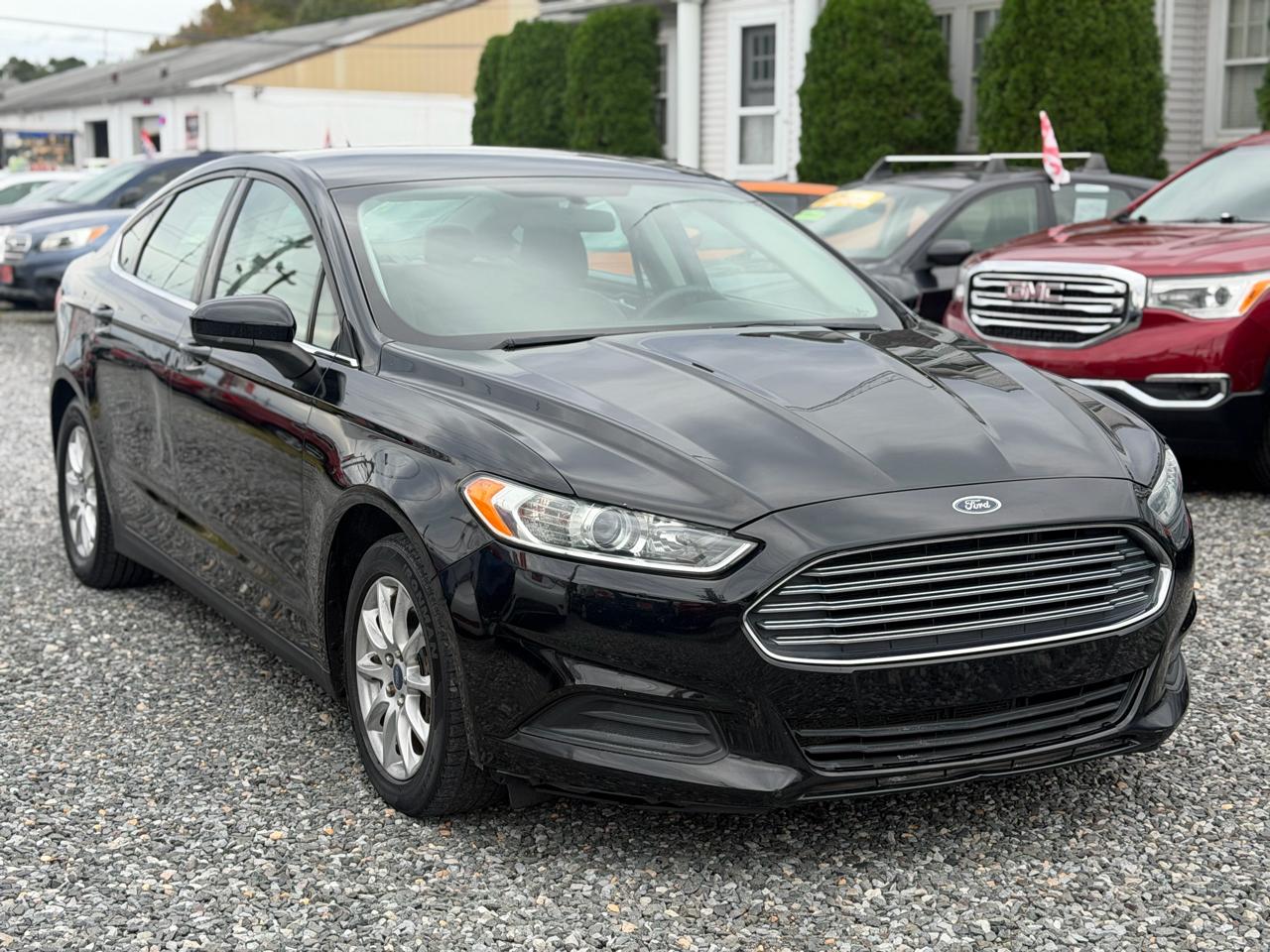 Ford Fusion S 2016