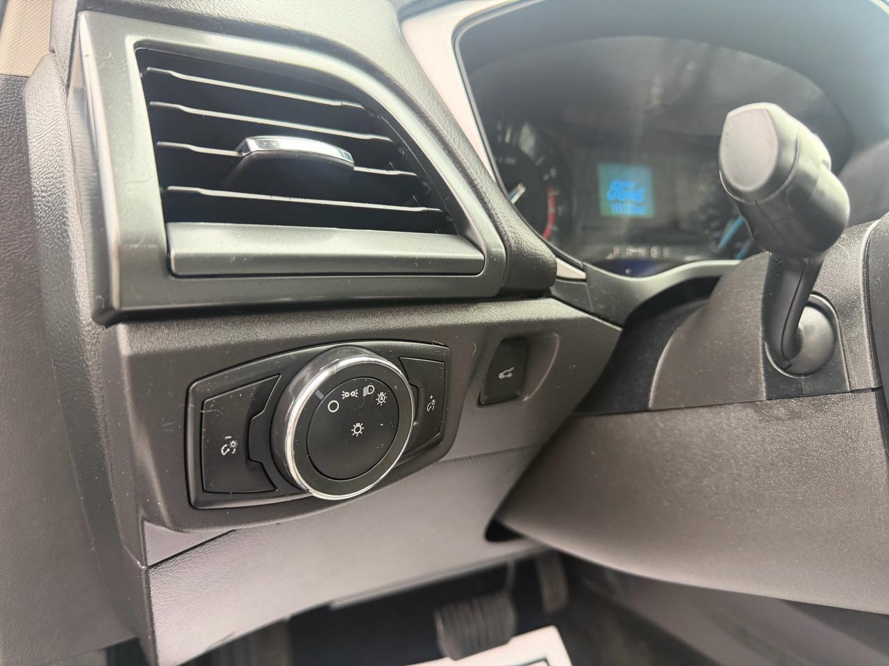 Ford Fusion S 2016