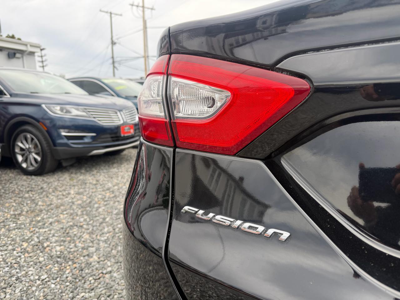 Ford Fusion S 2016
