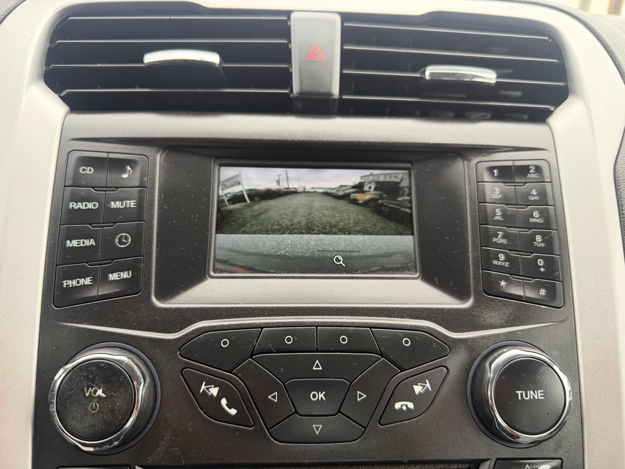 Ford Fusion S 2016