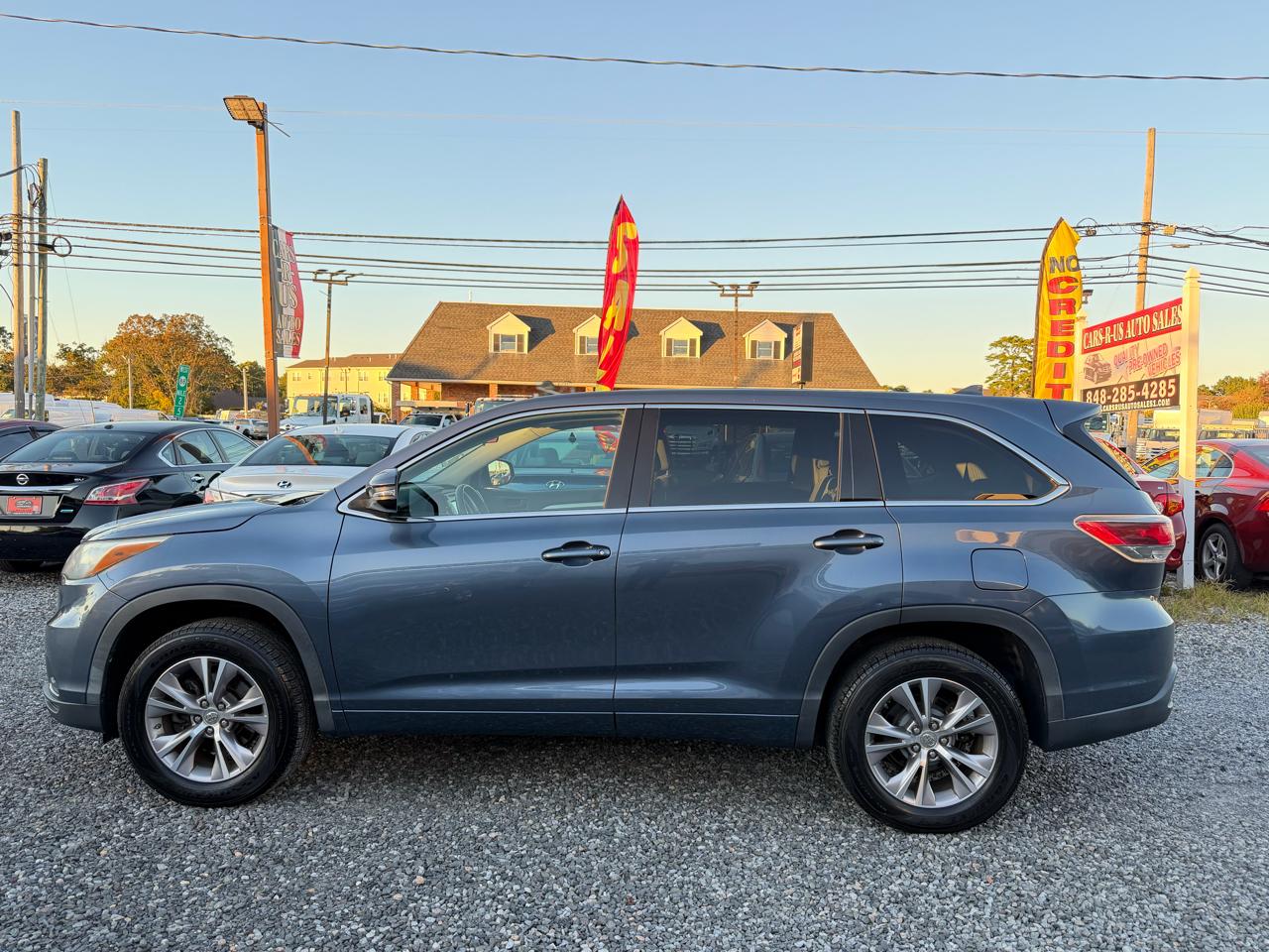 Toyota Highlander LE Plus 4D SUV FWD 2015