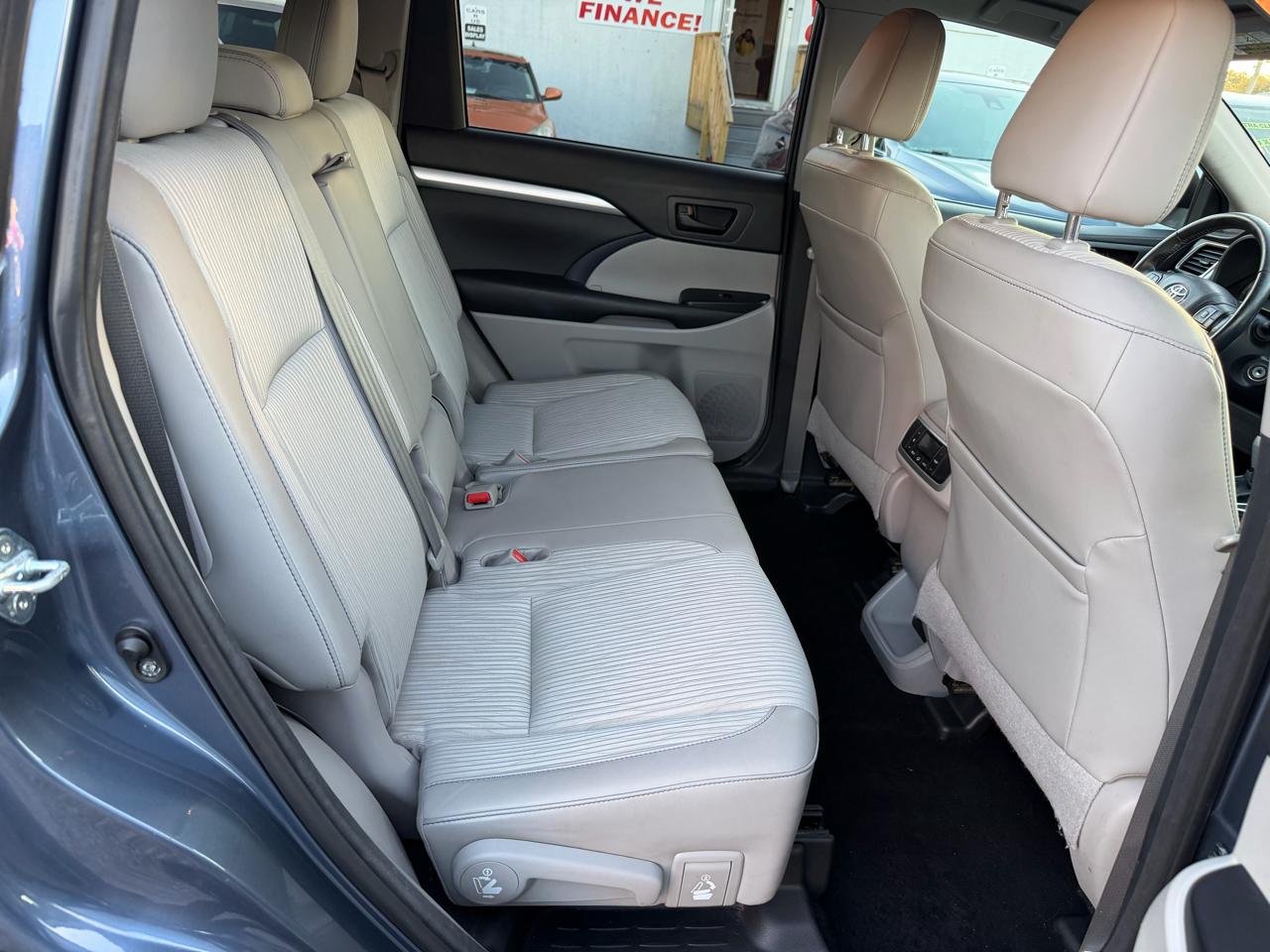 Toyota Highlander LE Plus 4D SUV FWD 2015