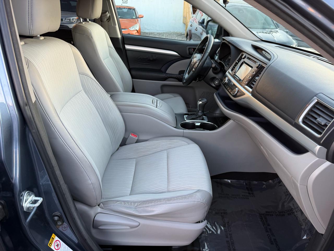 Toyota Highlander LE Plus 4D SUV FWD 2015