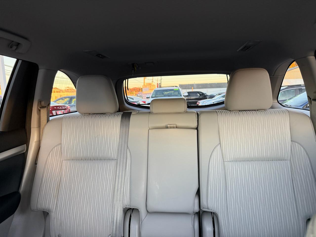 Toyota Highlander LE Plus 4D SUV FWD 2015