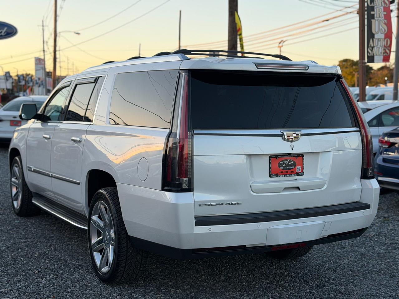 Cadillac Escalade ESV Luxury 4WD 2016
