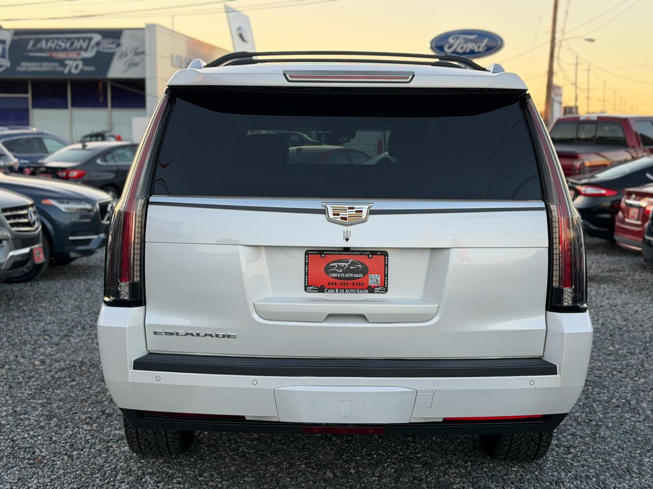 Cadillac Escalade ESV Luxury 4WD 2016