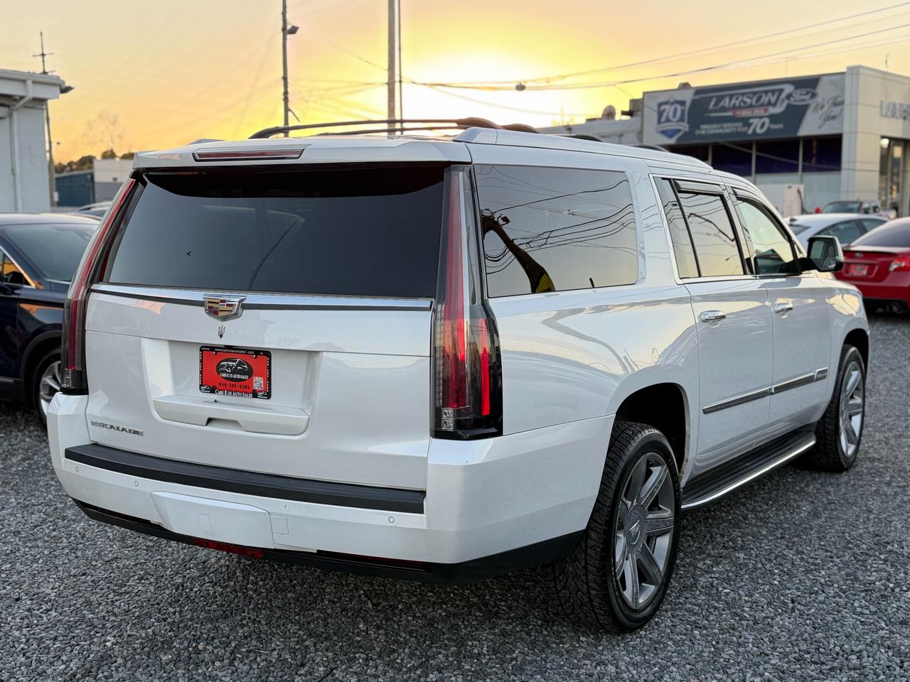 Cadillac Escalade ESV Luxury 4WD 2016