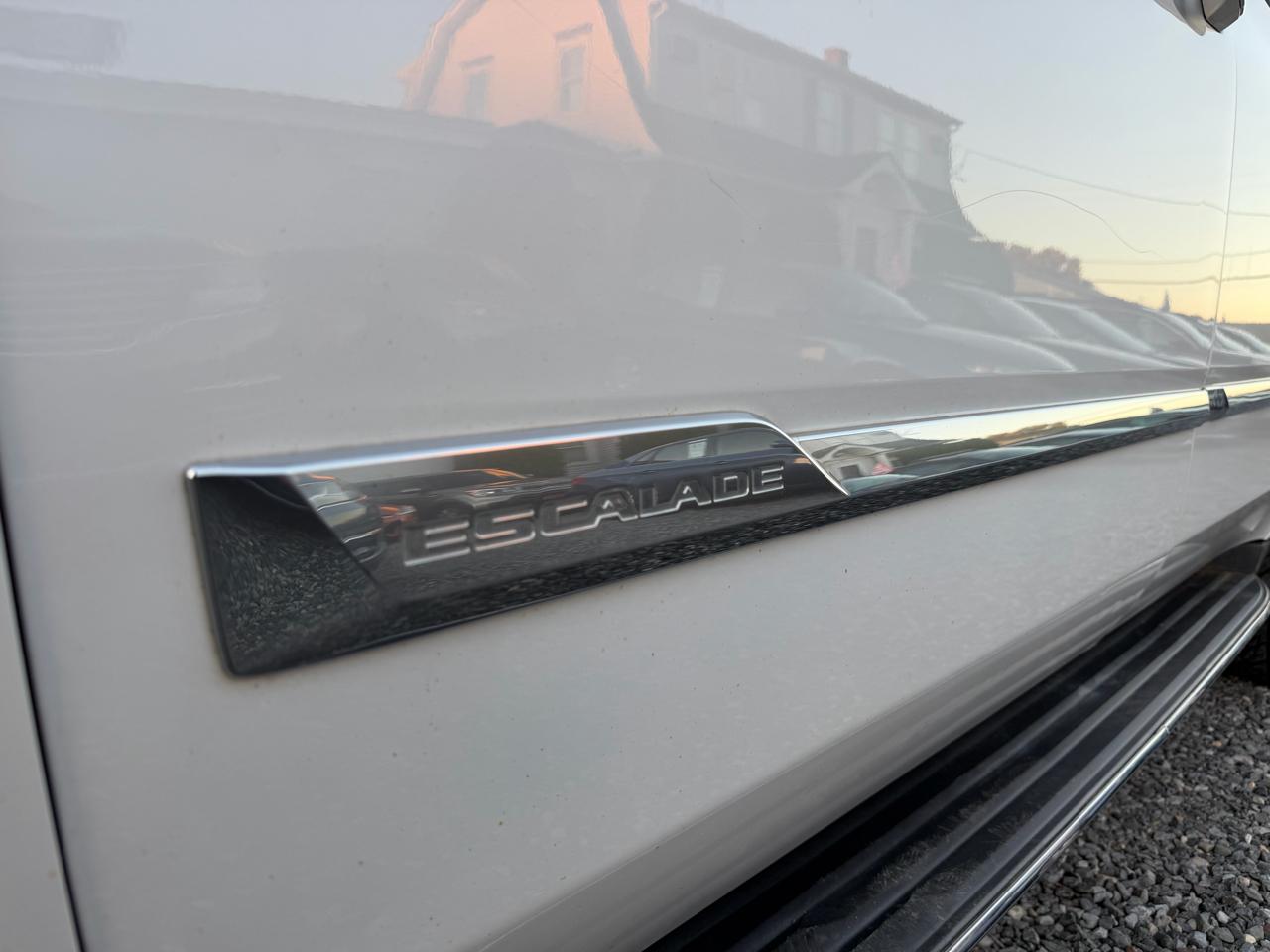 Cadillac Escalade ESV Luxury 4WD 2016