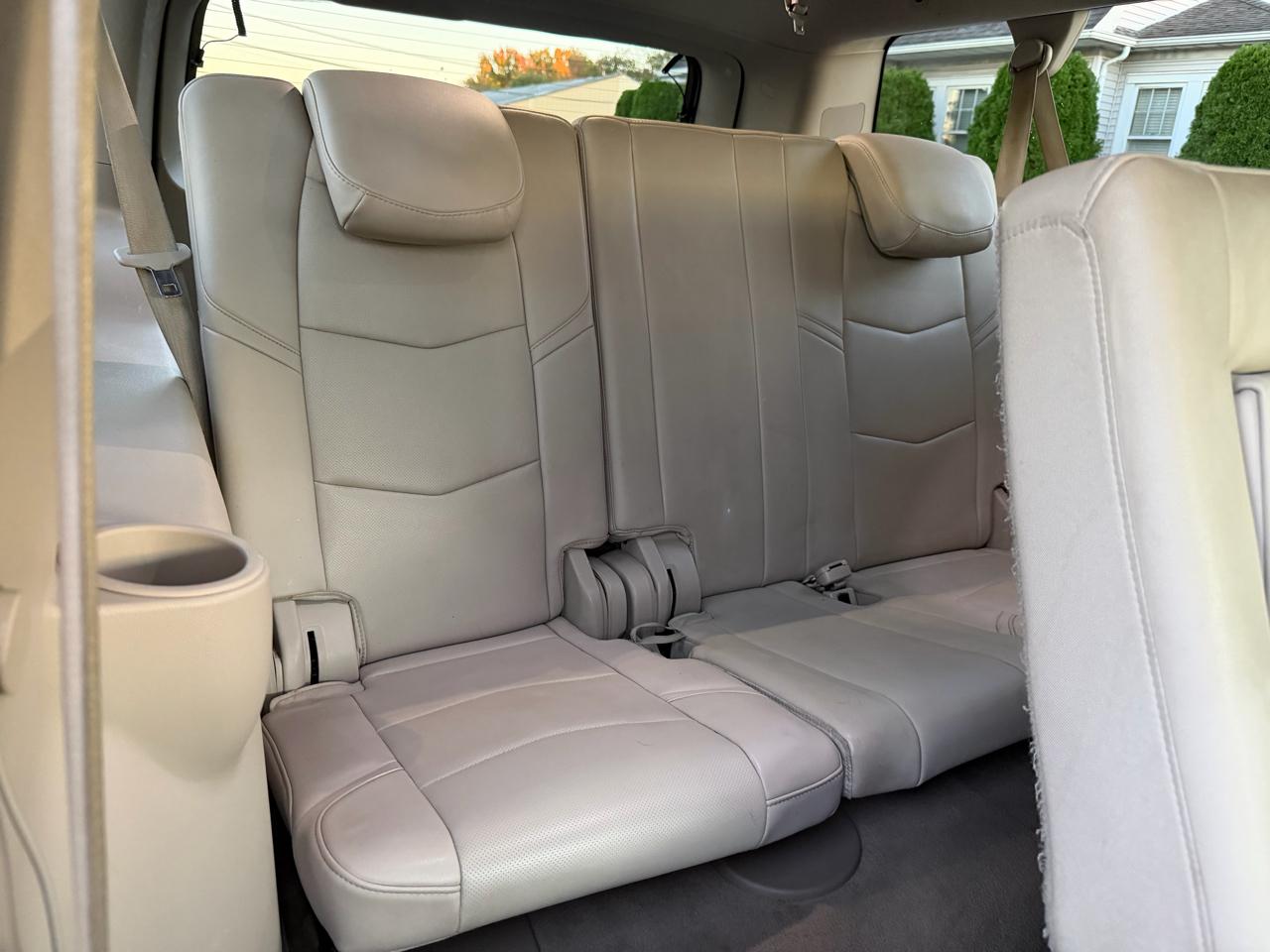 Cadillac Escalade ESV Luxury 4WD 2016