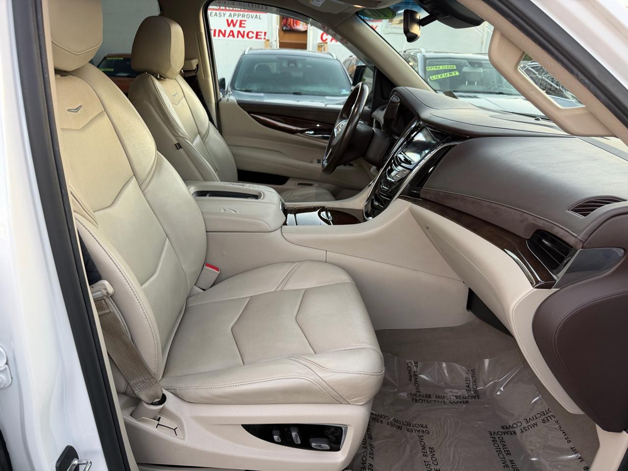 Cadillac Escalade ESV Luxury 4WD 2016