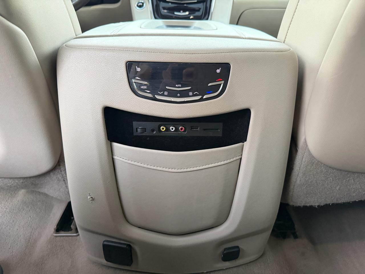 Cadillac Escalade ESV Luxury 4WD 2016