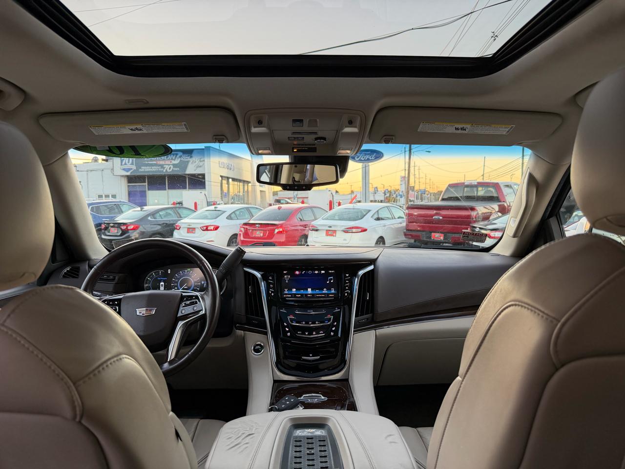 Cadillac Escalade ESV Luxury 4WD 2016