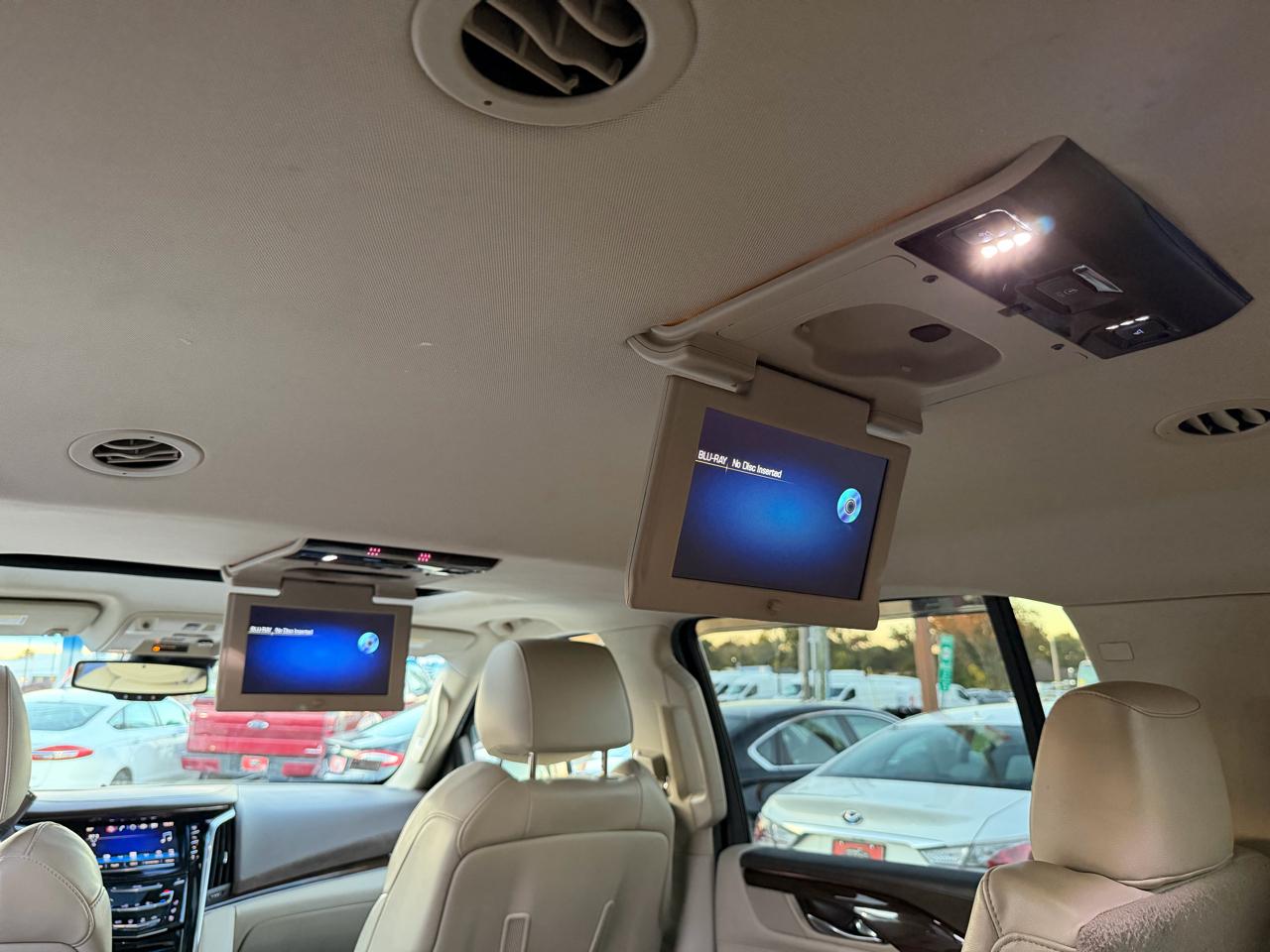 Cadillac Escalade ESV Luxury 4WD 2016