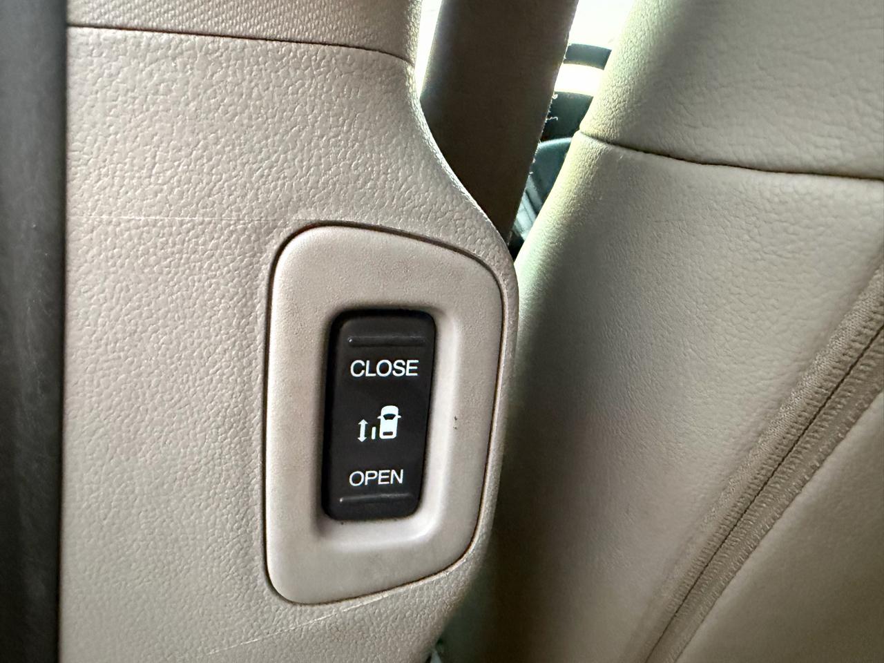 Honda Odyssey Touring 2012