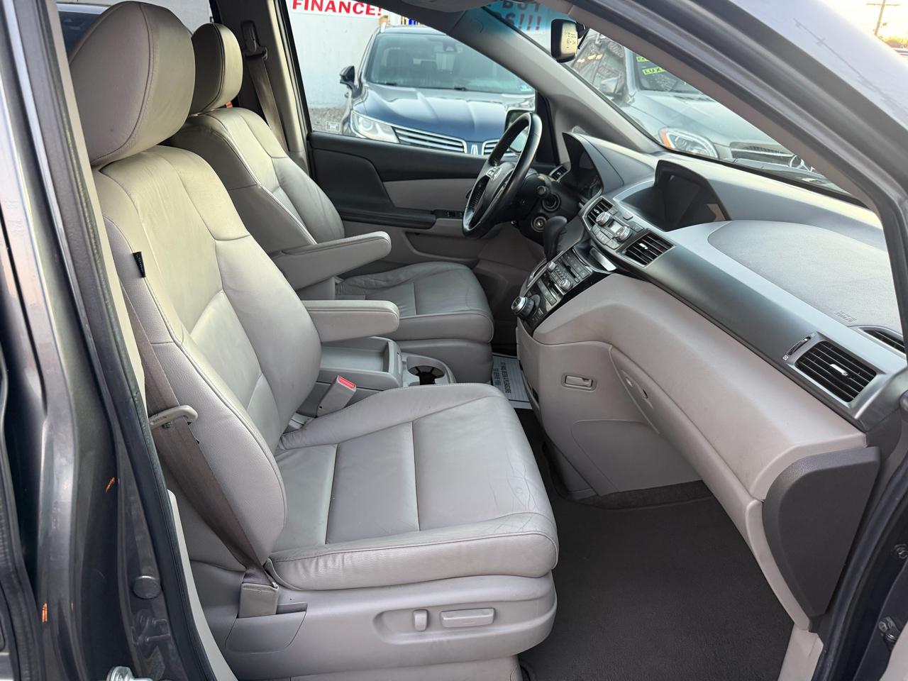 Honda Odyssey Touring 2012