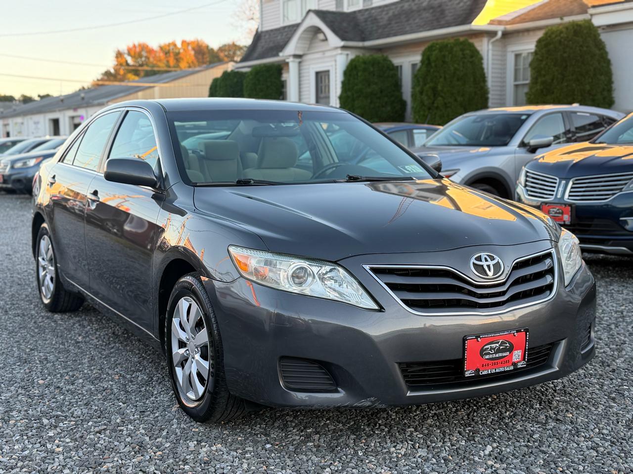 Toyota Camry 4dr Sdn LE Auto 2010