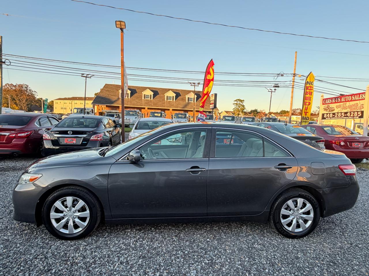 Toyota Camry 4dr Sdn LE Auto 2010