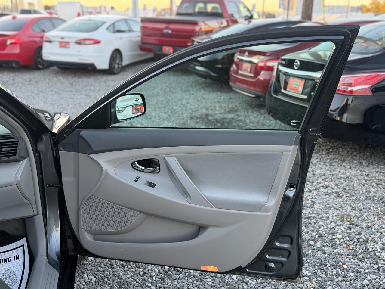 Toyota Camry 4dr Sdn LE Auto 2010