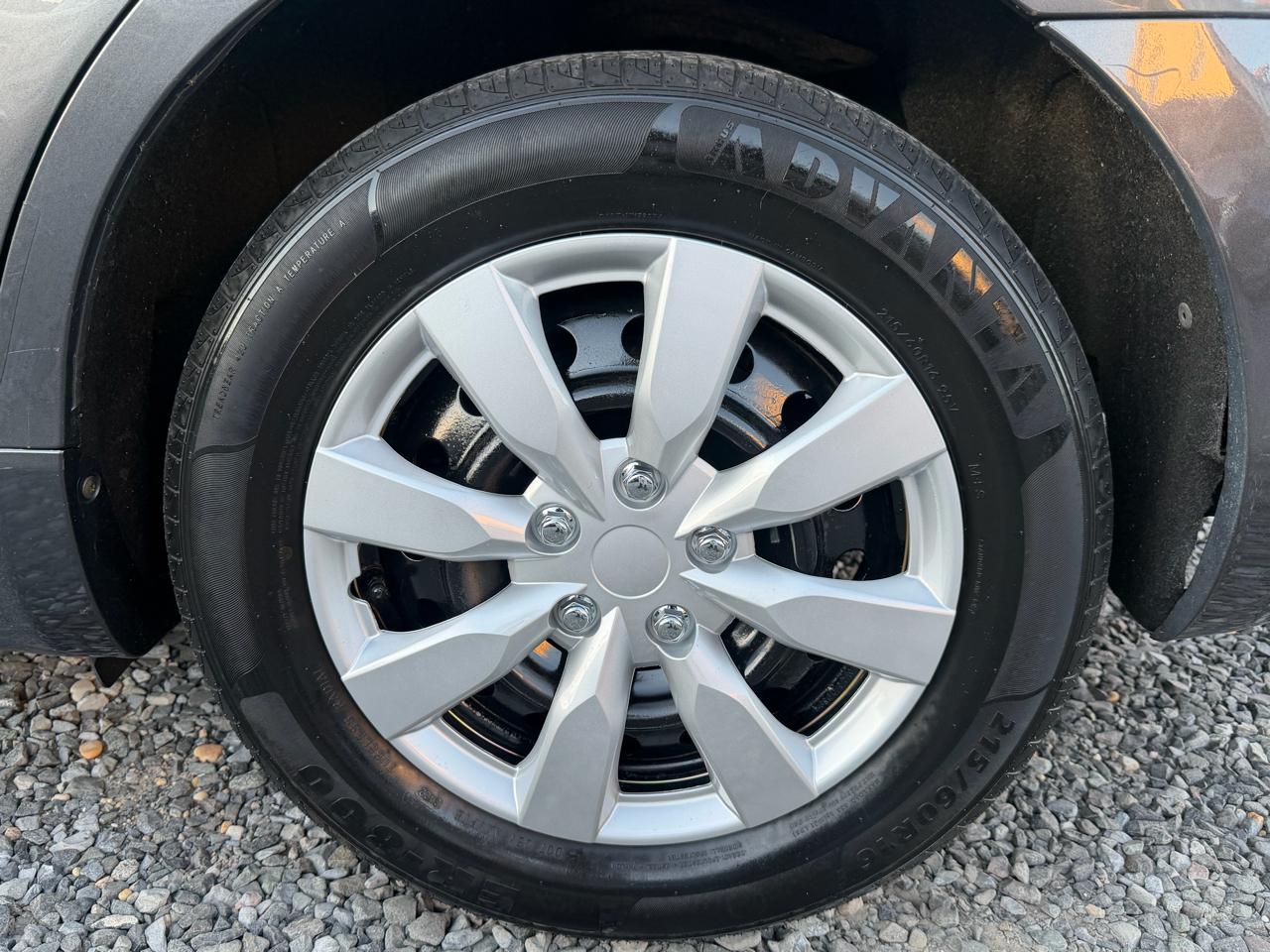 Toyota Camry 4dr Sdn LE Auto 2010