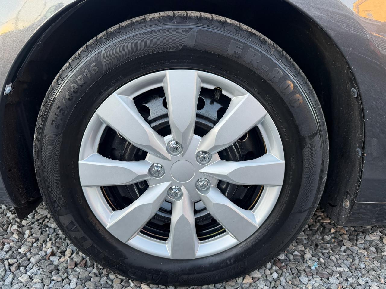 Toyota Camry 4dr Sdn LE Auto 2010