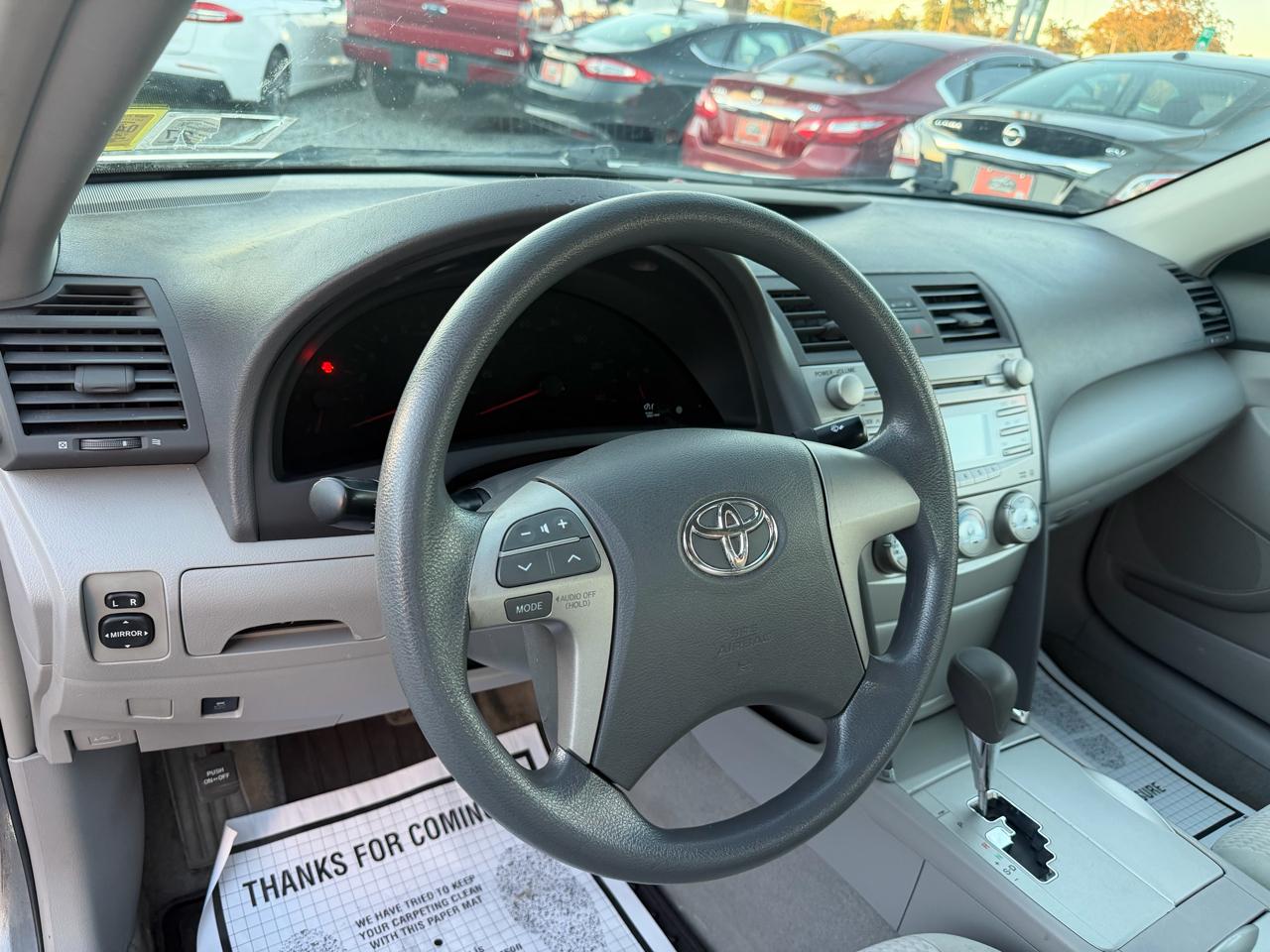 Toyota Camry 4dr Sdn LE Auto 2010