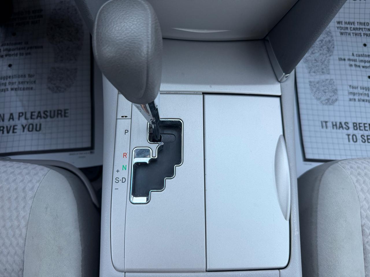 Toyota Camry 4dr Sdn LE Auto 2010